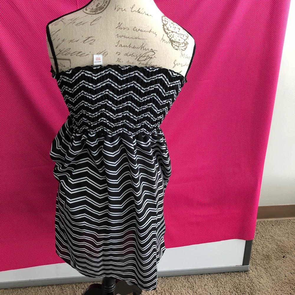Gorgeous Strapless Striped Dress - Picture 8 of 8